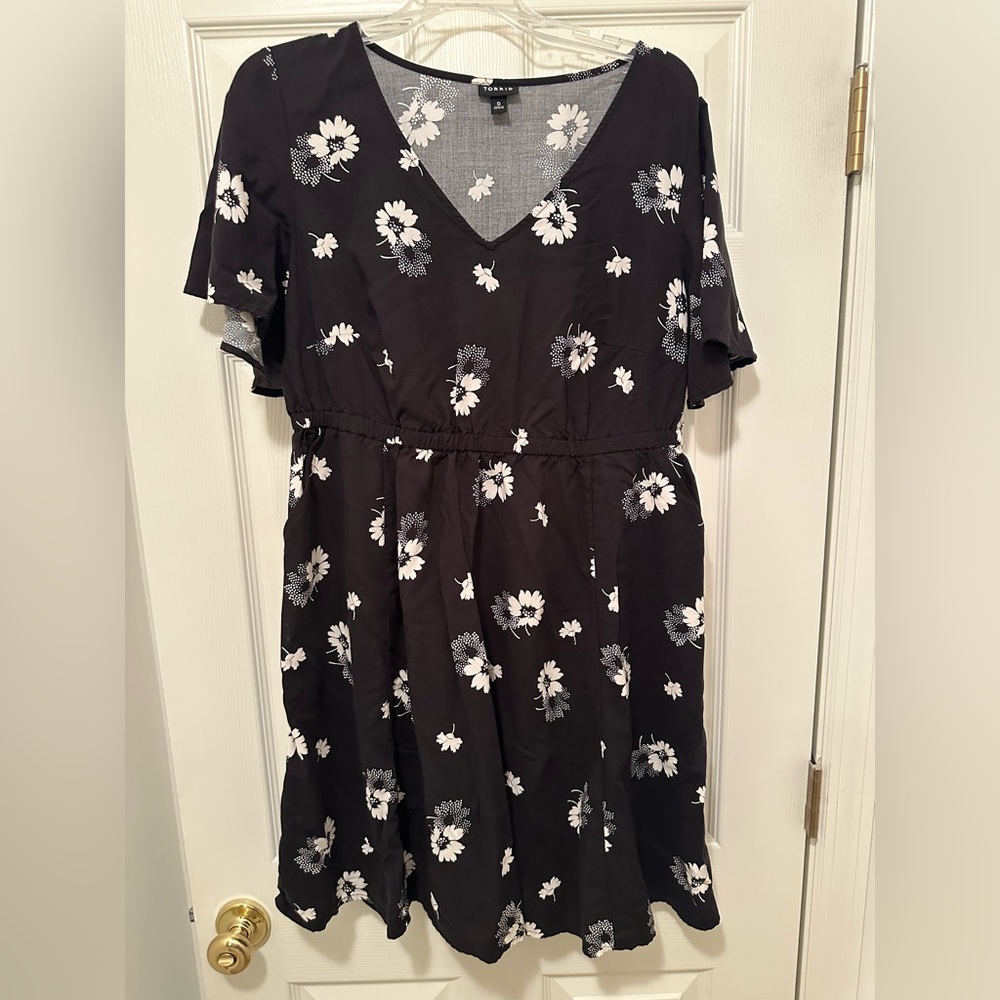 Torrid Black Dress with White Floral Print - Size 0